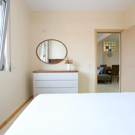 Sunset Apartment *
